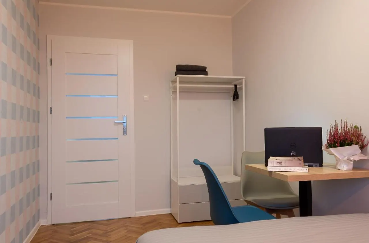 Проживание в семье Initium Rooms - Pokoje Na Wynajem - Obroncow Wybrzeza 4D Гданьск