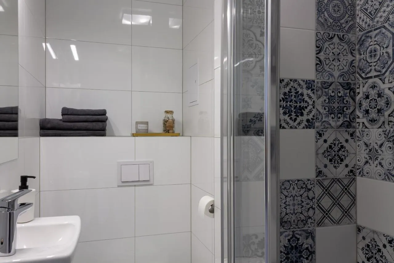Initium Rooms - Pokoje Na Wynajem - Obroncow Wybrzeza 4D Gdansk 0*,