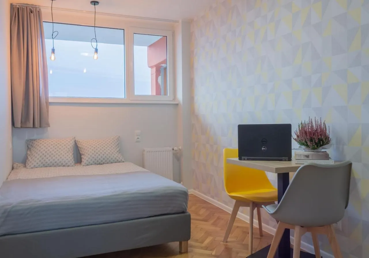 Initium Rooms - Pokoje Na Wynajem - Obroncow Wybrzeza 4D Gdańsk Homestay szállás